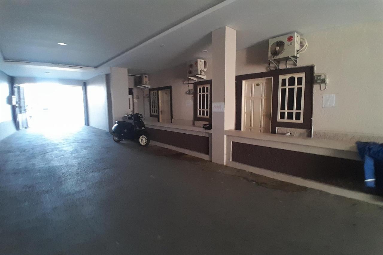 Spot On 93410 Wisma Bintang Jepara Extérieur photo