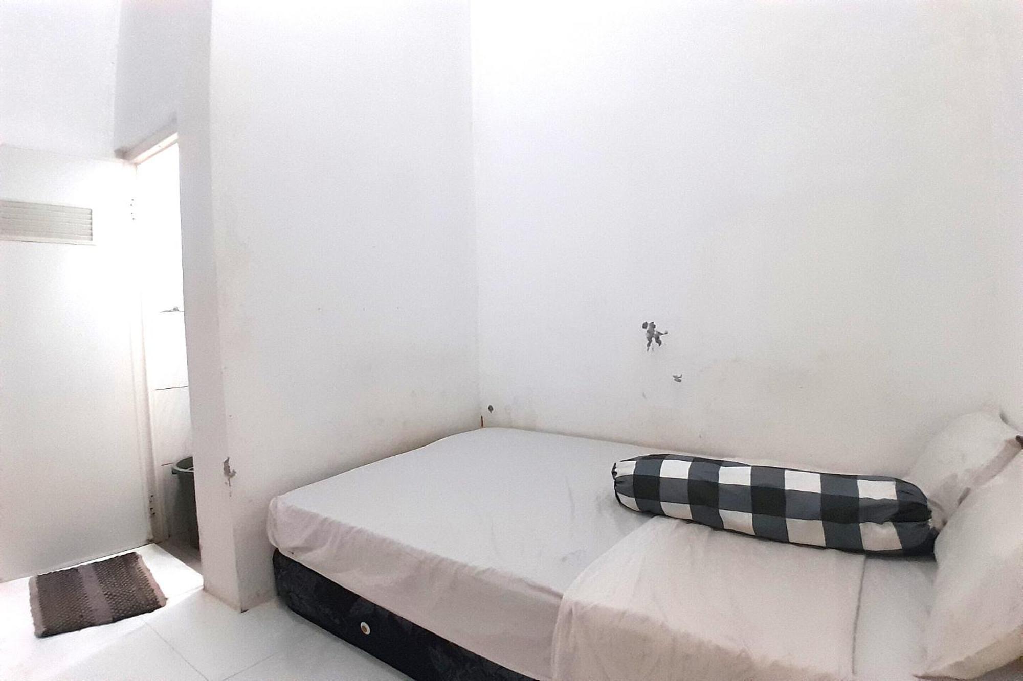 Spot On 93410 Wisma Bintang Jepara Extérieur photo